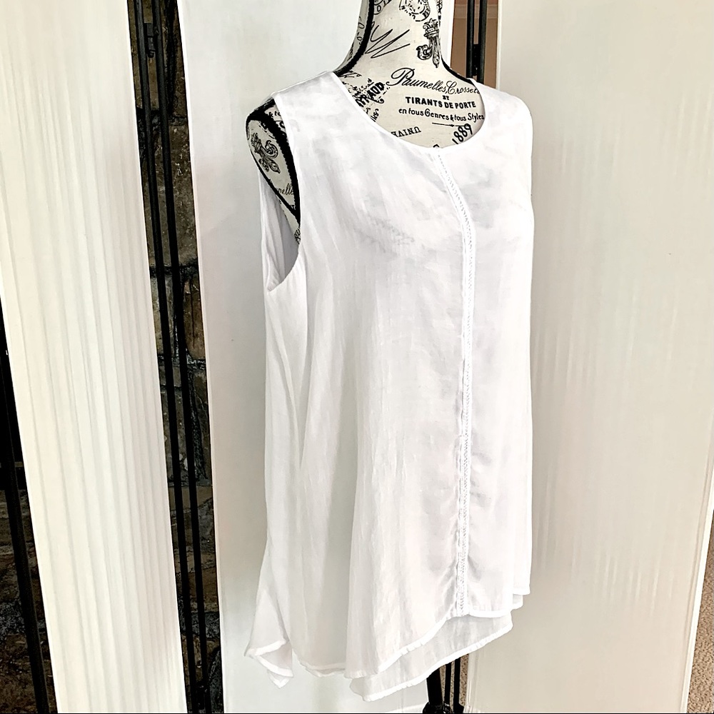 Fever White Sleeveless Dress with Key Hole Back Size Large NWOT